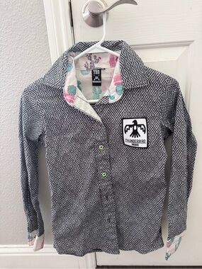 Women’s Size Small Thunderbird Brand Black & White Diamond-Print Button Shirt
